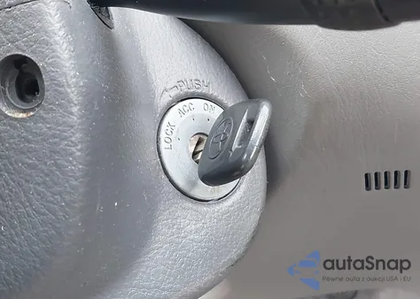 2004 Toyota Corolla Le z USA, uszkodzony, nr VIN 1NXBR38E94Z252906